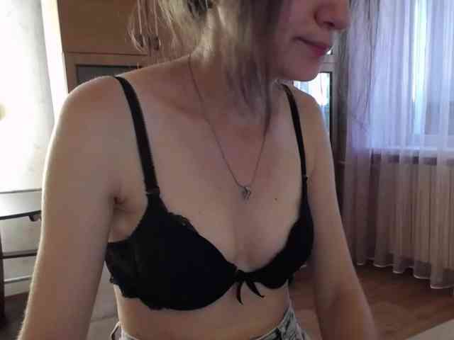Millie webcam