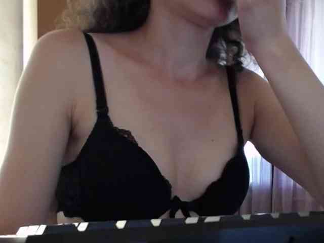 Millie webcam