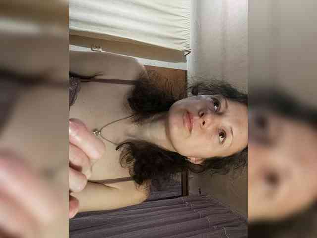 Viviennn webcam