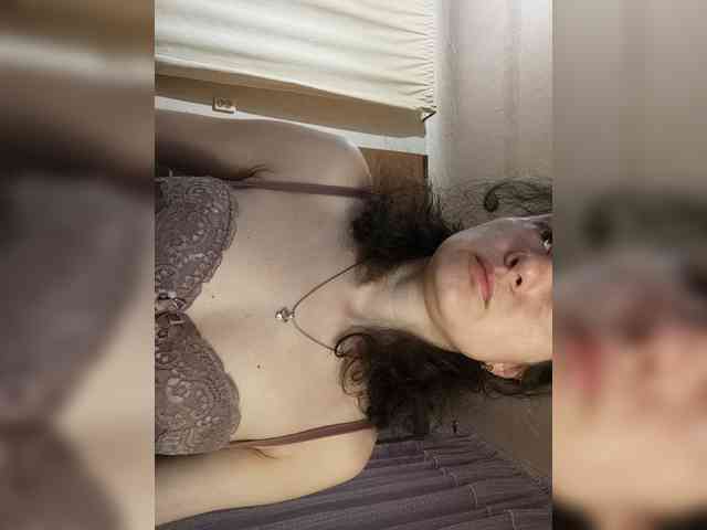Viviennn webcam