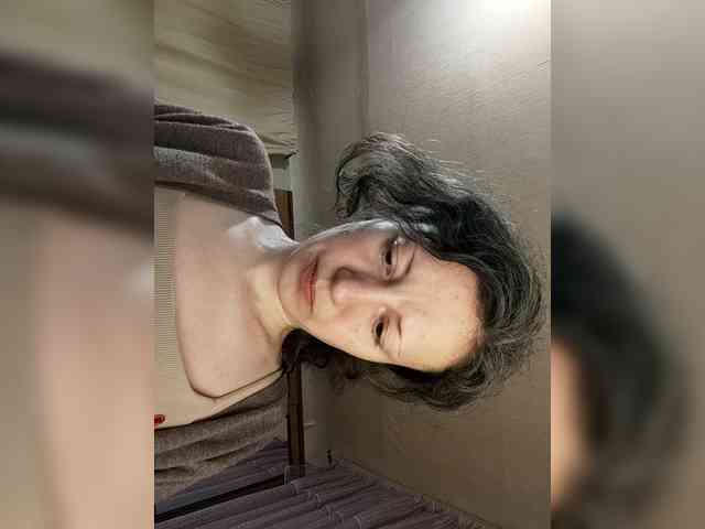 Viviennn webcam