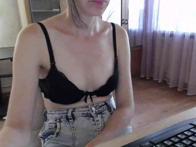 Millie webcam