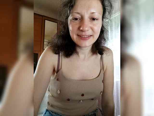 Viviennn webcam