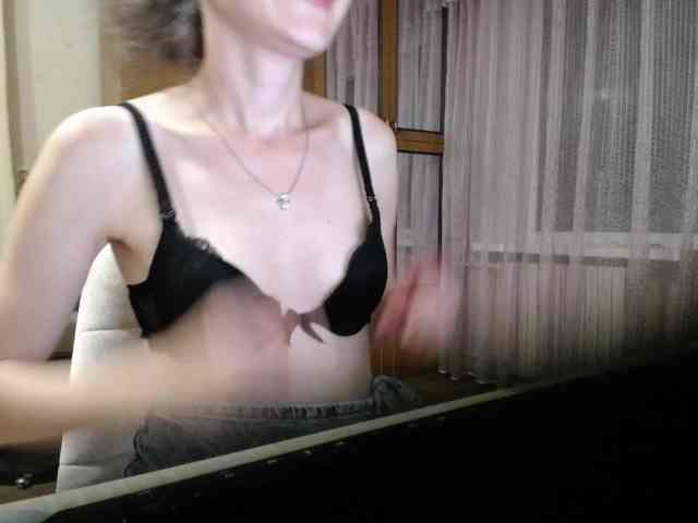Millie webcam