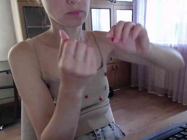 Millie webcam