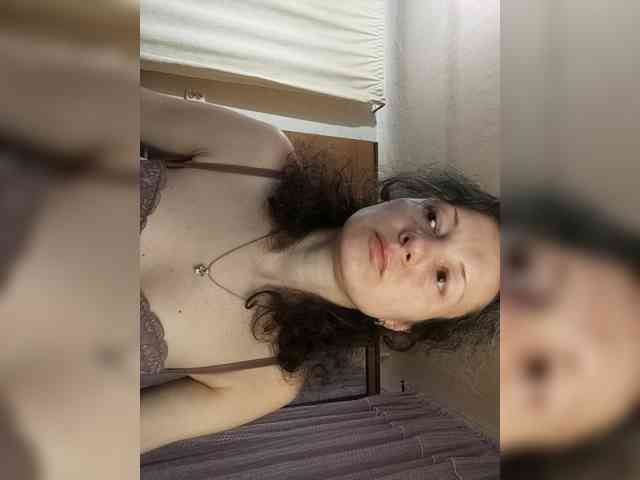 Viviennn webcam