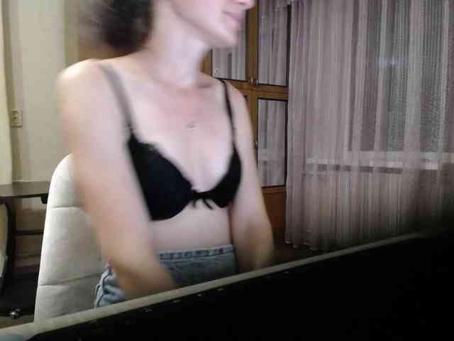Millie webcam