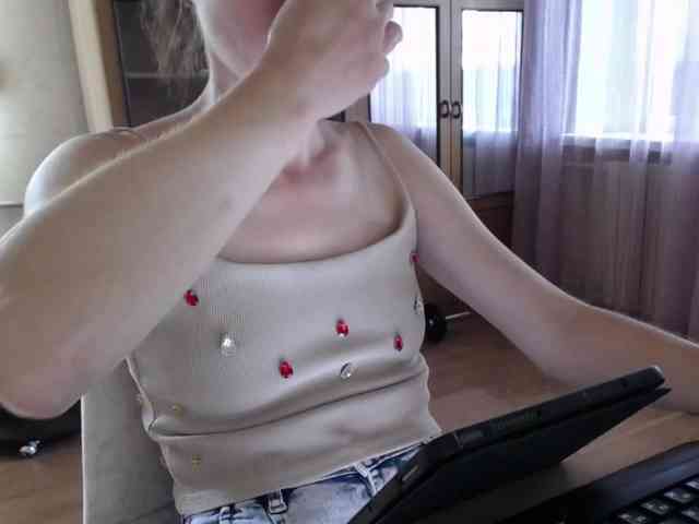 Millie webcam