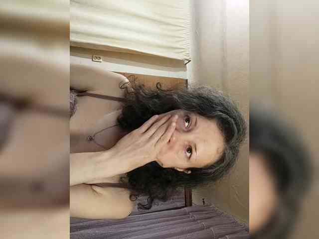 Viviennn webcam