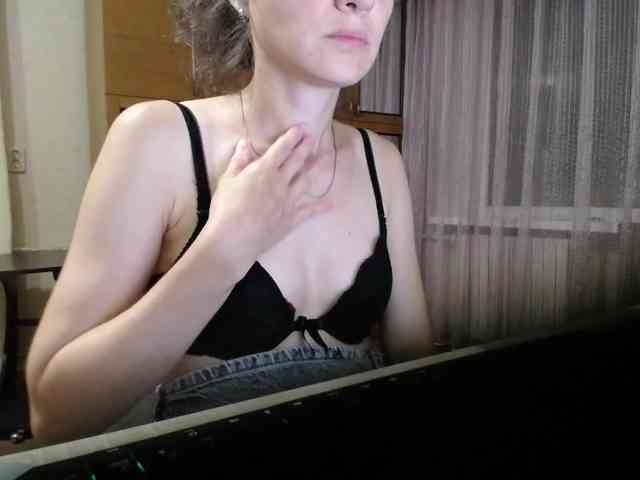 Millie webcam