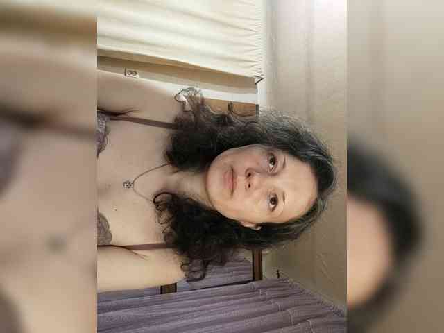 Viviennn webcam