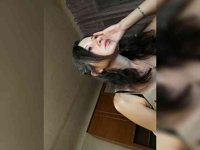 Millie webcam