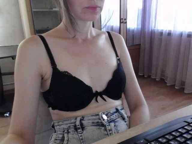 Millie webcam