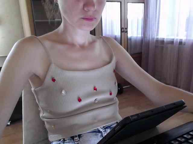 Millie webcam