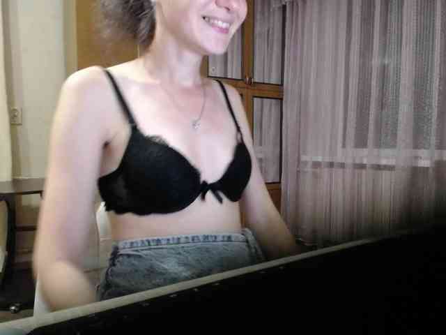 Millie webcam