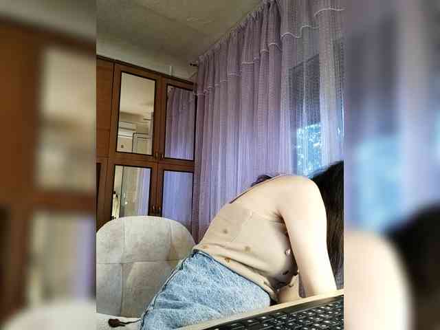 Viviennn webcam