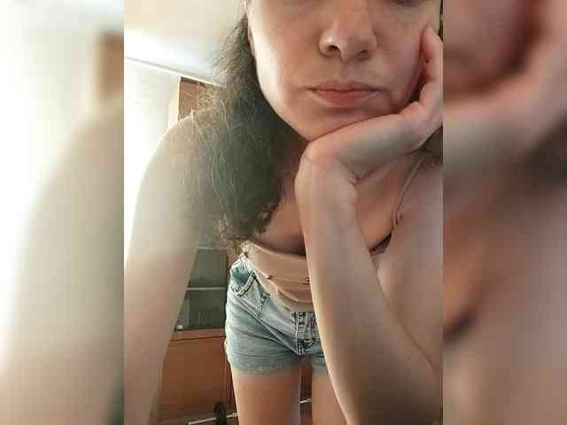 Millie webcam