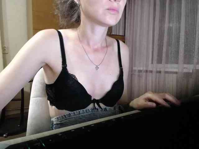 Millie webcam