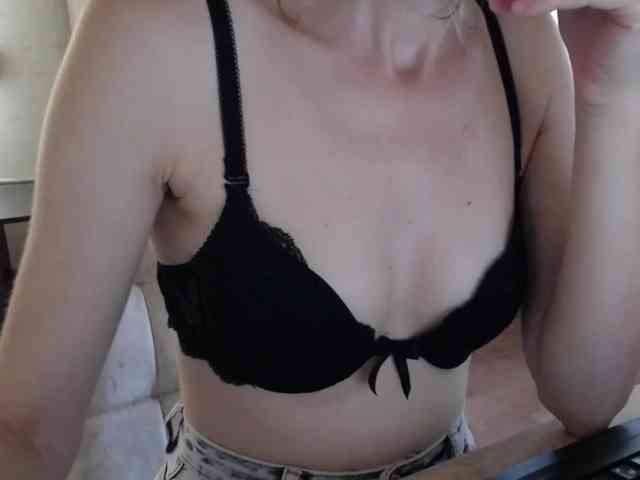 Millie webcam