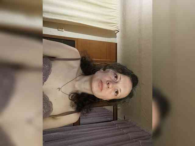 Viviennn webcam