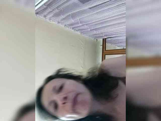 Viviennn webcam