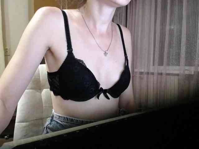 Millie webcam