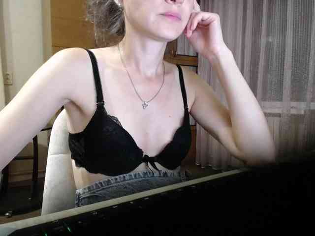 Millie webcam