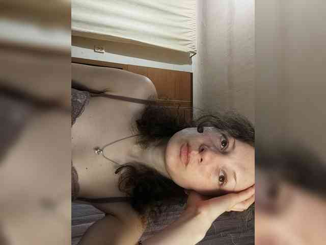 Viviennn webcam