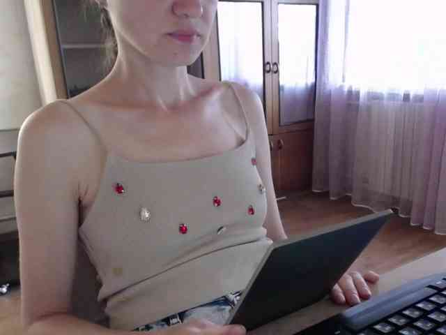 Millie webcam