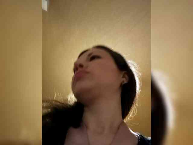 Viviennn webcam