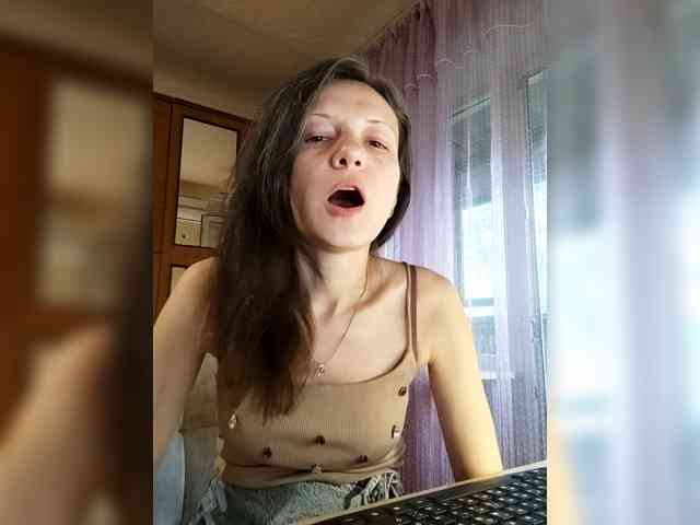 Viviennn webcam