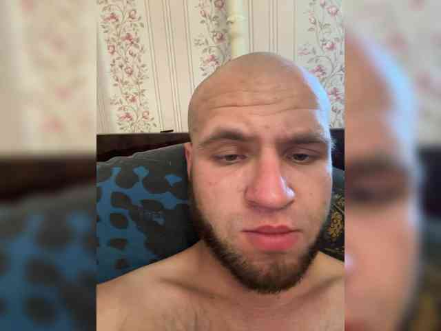 ZeFir2281 Live Webcam on BongaCams