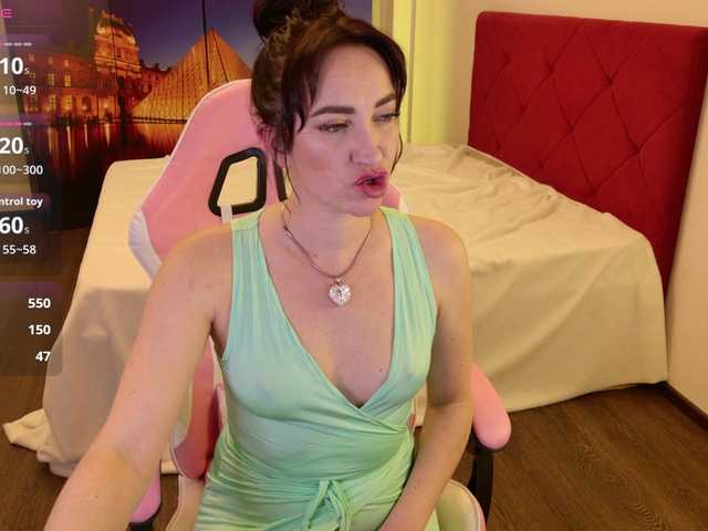 AnneKarma's BongaCams show and profile