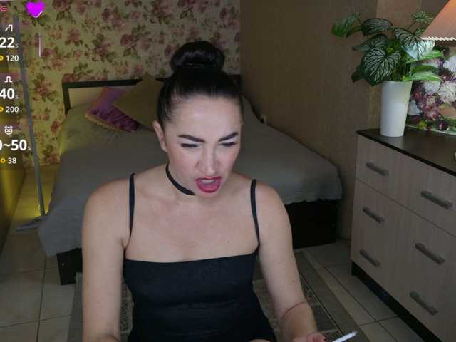 AnneKarma live cam preview