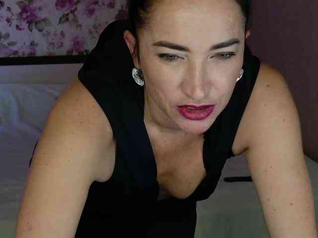 AnneKarma webcam
