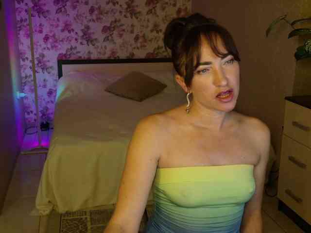 AnneKarma webcam