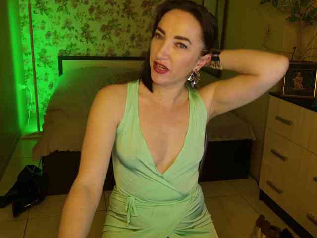 AnneKarma webcam