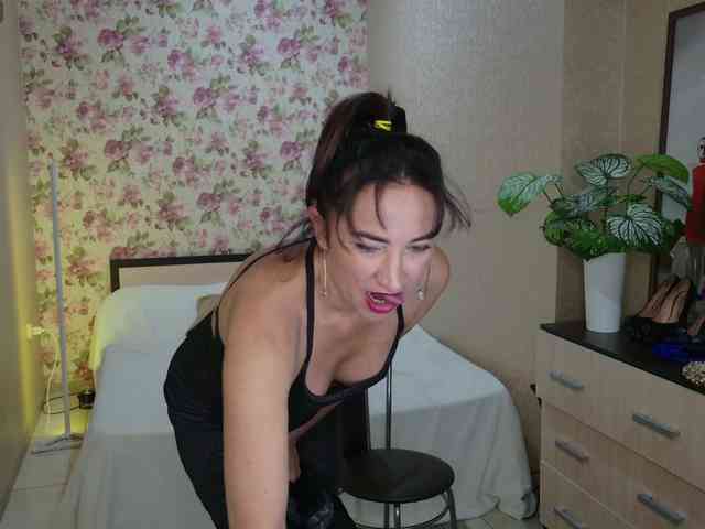 AnneKarma webcam
