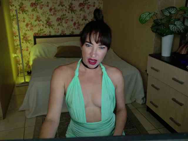 AnneKarma webcam