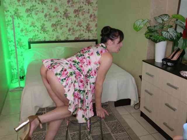AnneKarma webcam