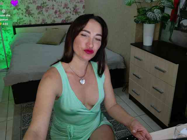 AnneKarma webcam