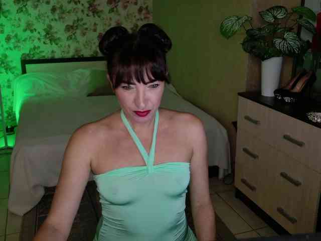 AnneKarma webcam