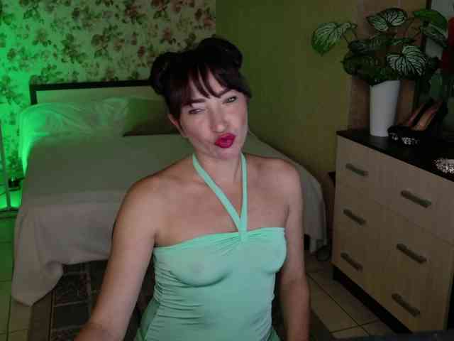 AnneKarma webcam