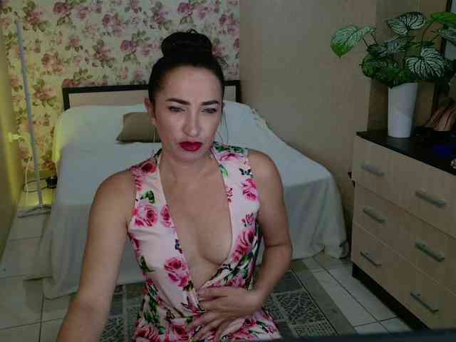 AnneKarma webcam