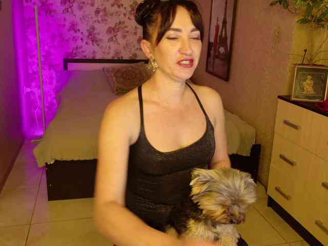 AnneKarma webcam