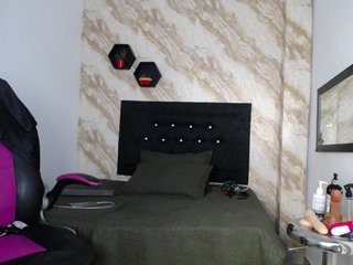 Issa-love Porn Show