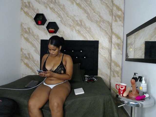 Issa-love live cam on BongaCams