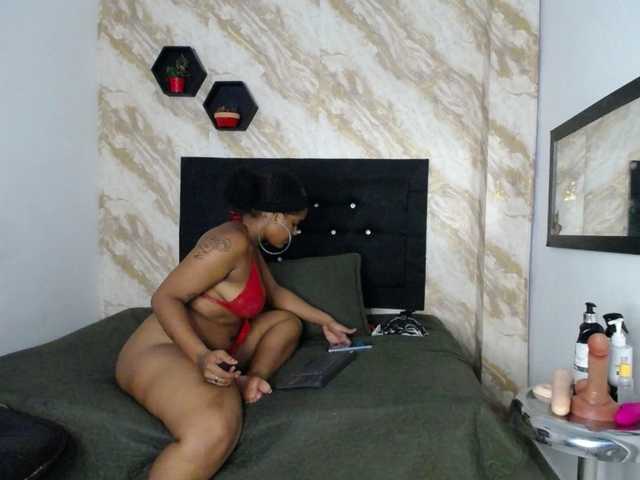 Issa-love live cam on BongaCams