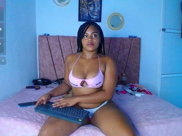 Issa-love live cam on BongaCams