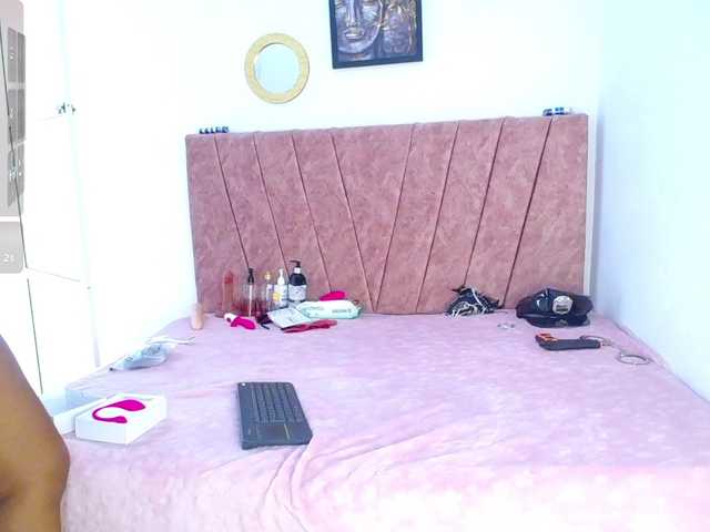 Issa-love live cam on BongaCams